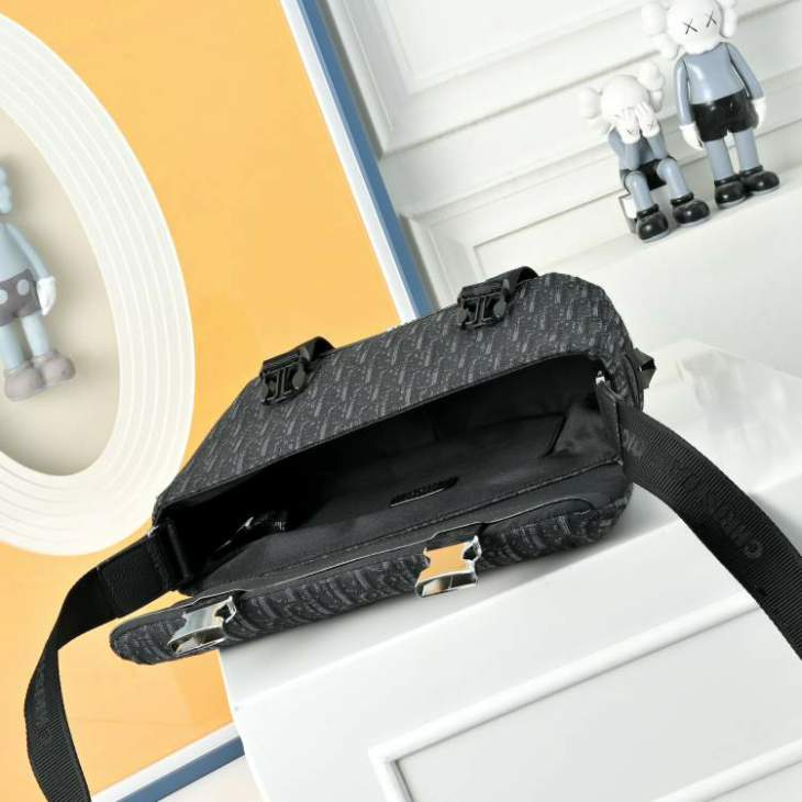 Picture of Dior Mens Bags _SKUfw239322742fw